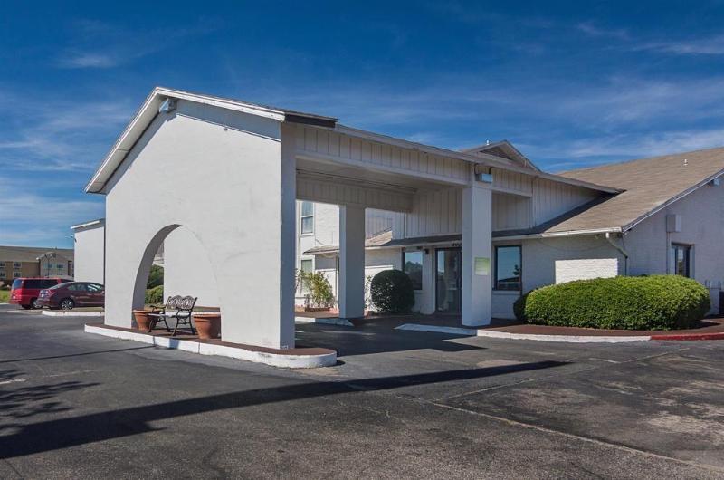 Studio Inn Extended Stay Oklahoma City Airport By Oyo Экстерьер фото